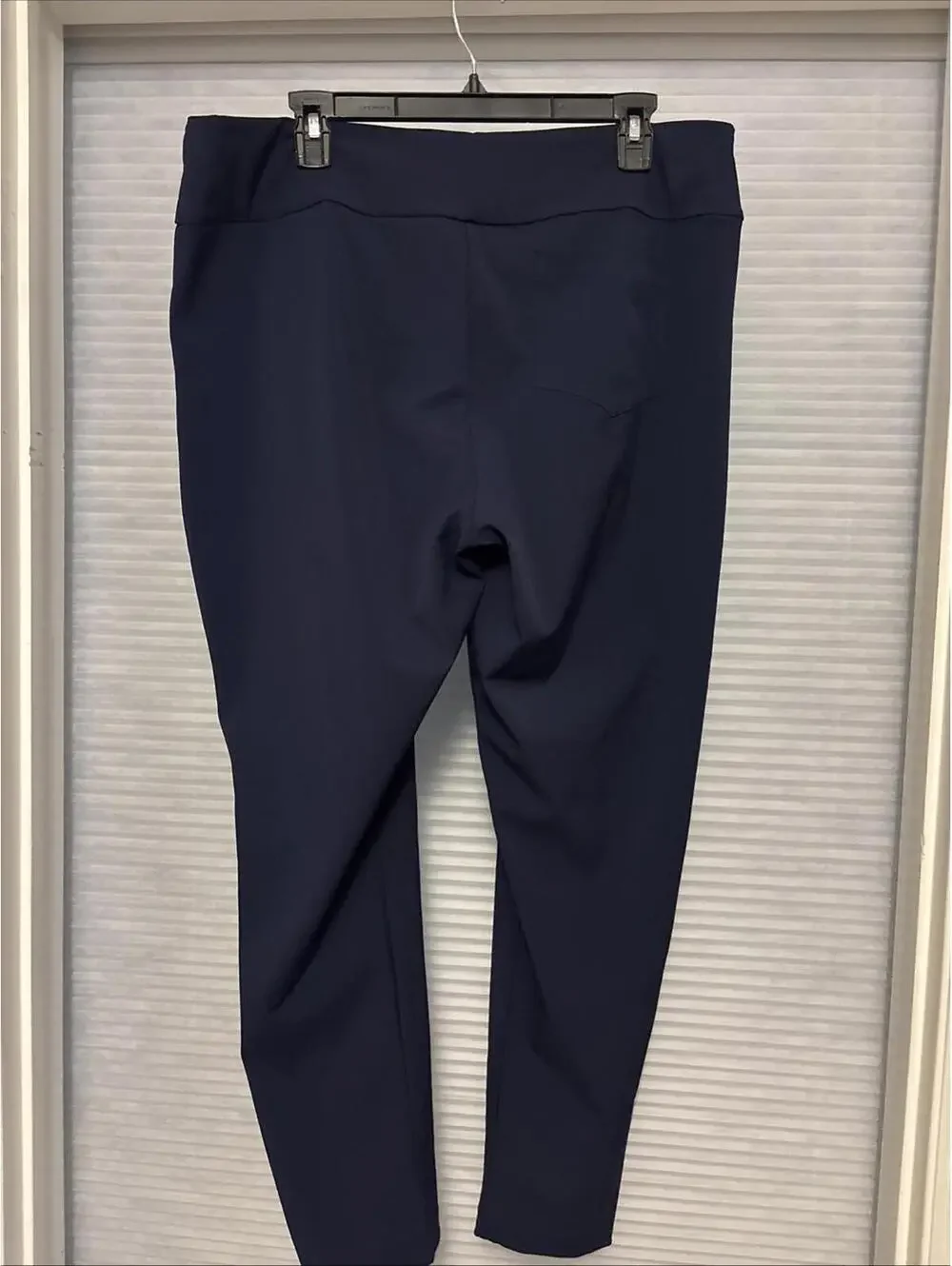 Lilly Pulitzer UPF 50+ Luxletic 28" Corso Pant, Worn Once, Size 16, #2319 - Picture 5 of 6